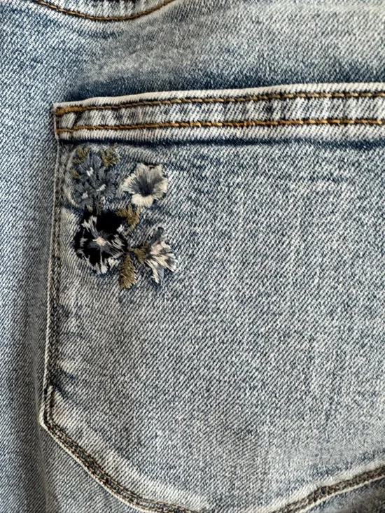 Driftwood Charlee Embroidered Floral Cuff Barrel Leg Jeans Size 33 euc Sundance - Picture 5 of 9